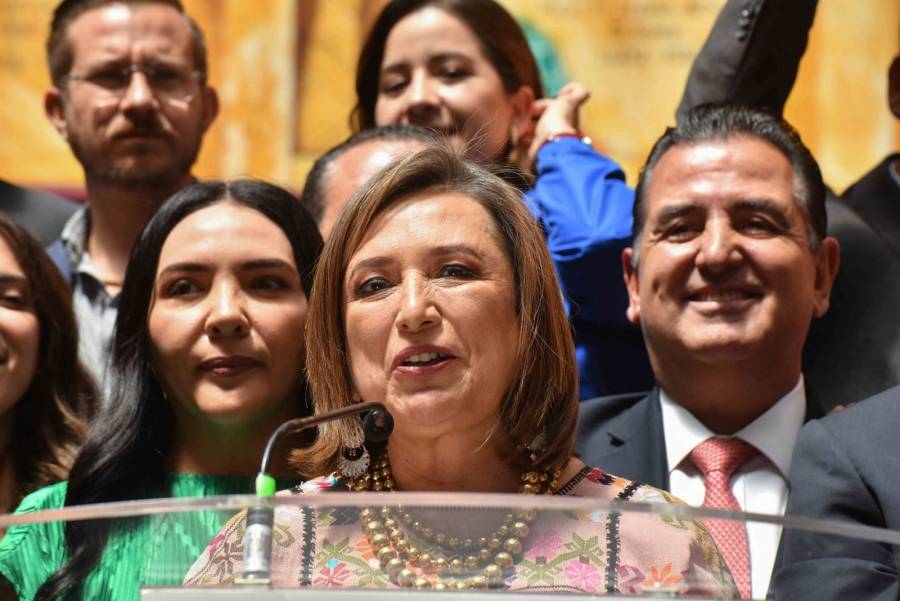AMLO declina hablar sobre la titulaci&oacute;n de X&oacute;chitl; ser&aacute; abordado por varios medios, dice